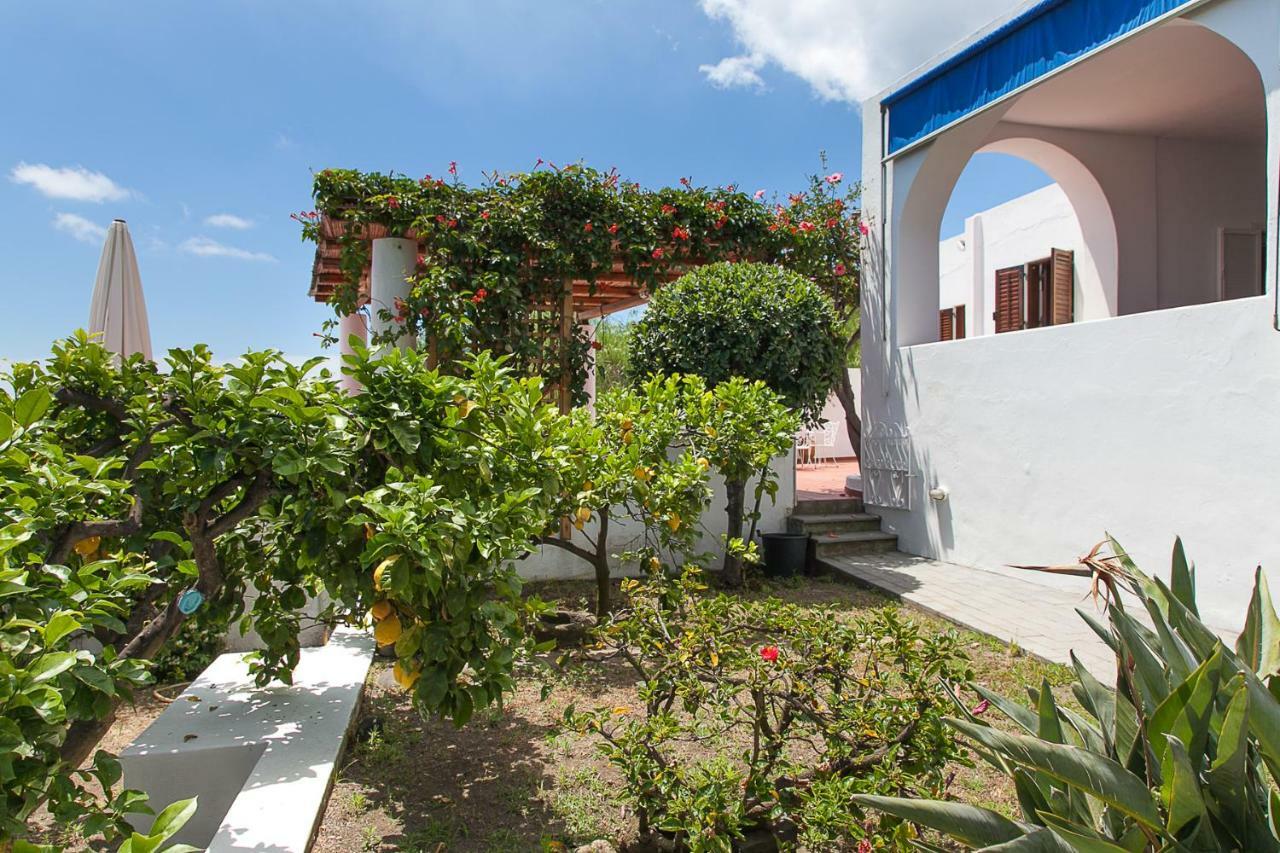Villa Stromboli E Strombolicchio المظهر الخارجي الصورة