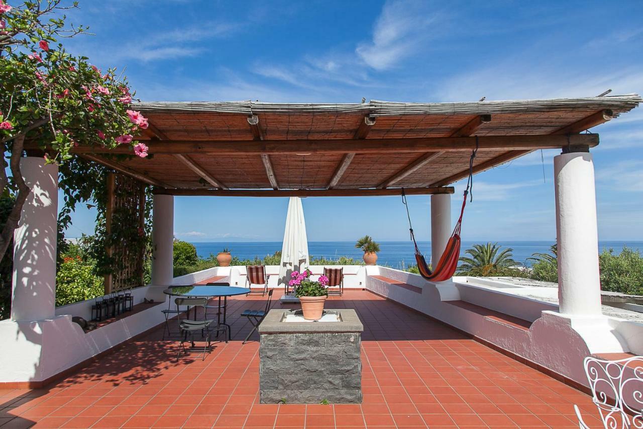 Villa Stromboli E Strombolicchio المظهر الخارجي الصورة