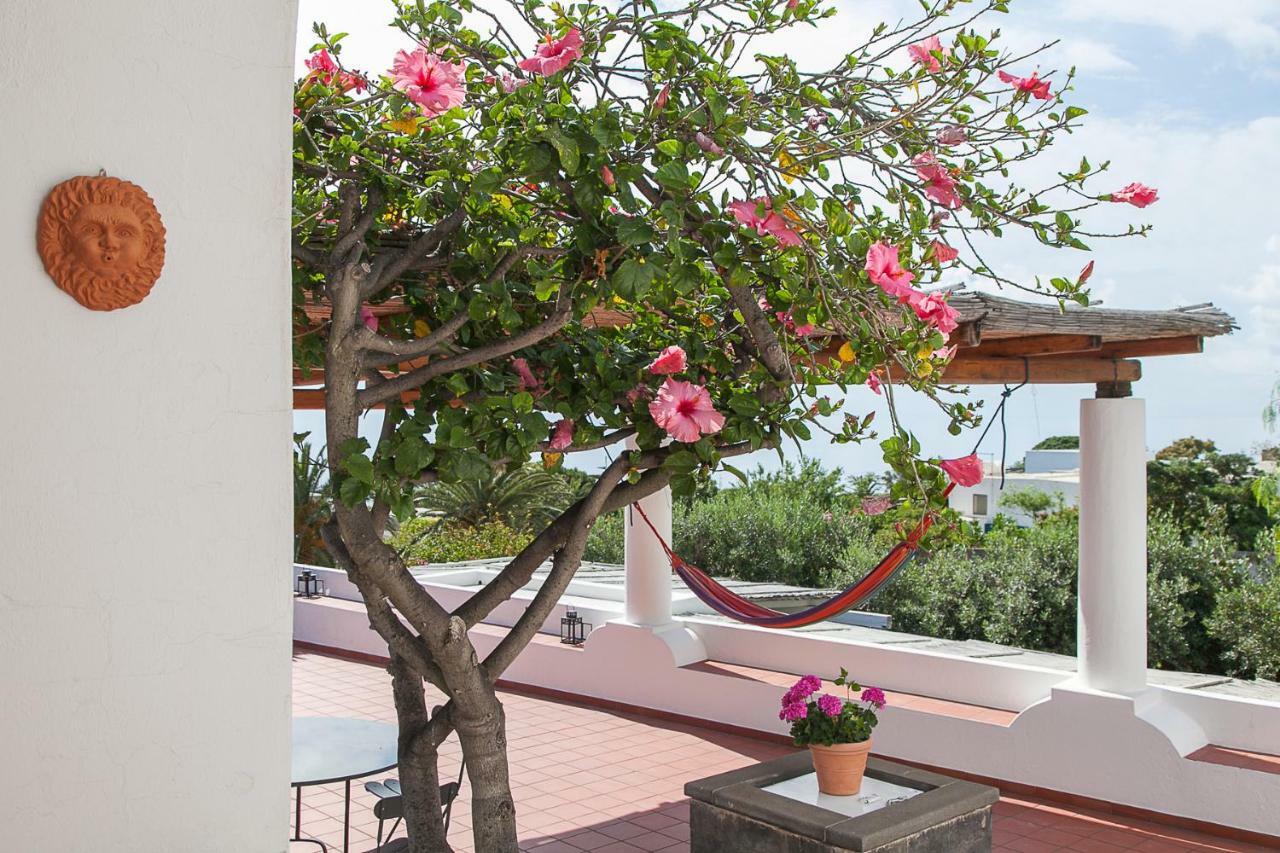Villa Stromboli E Strombolicchio المظهر الخارجي الصورة