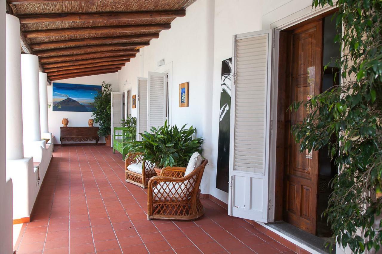 Villa Stromboli E Strombolicchio المظهر الخارجي الصورة