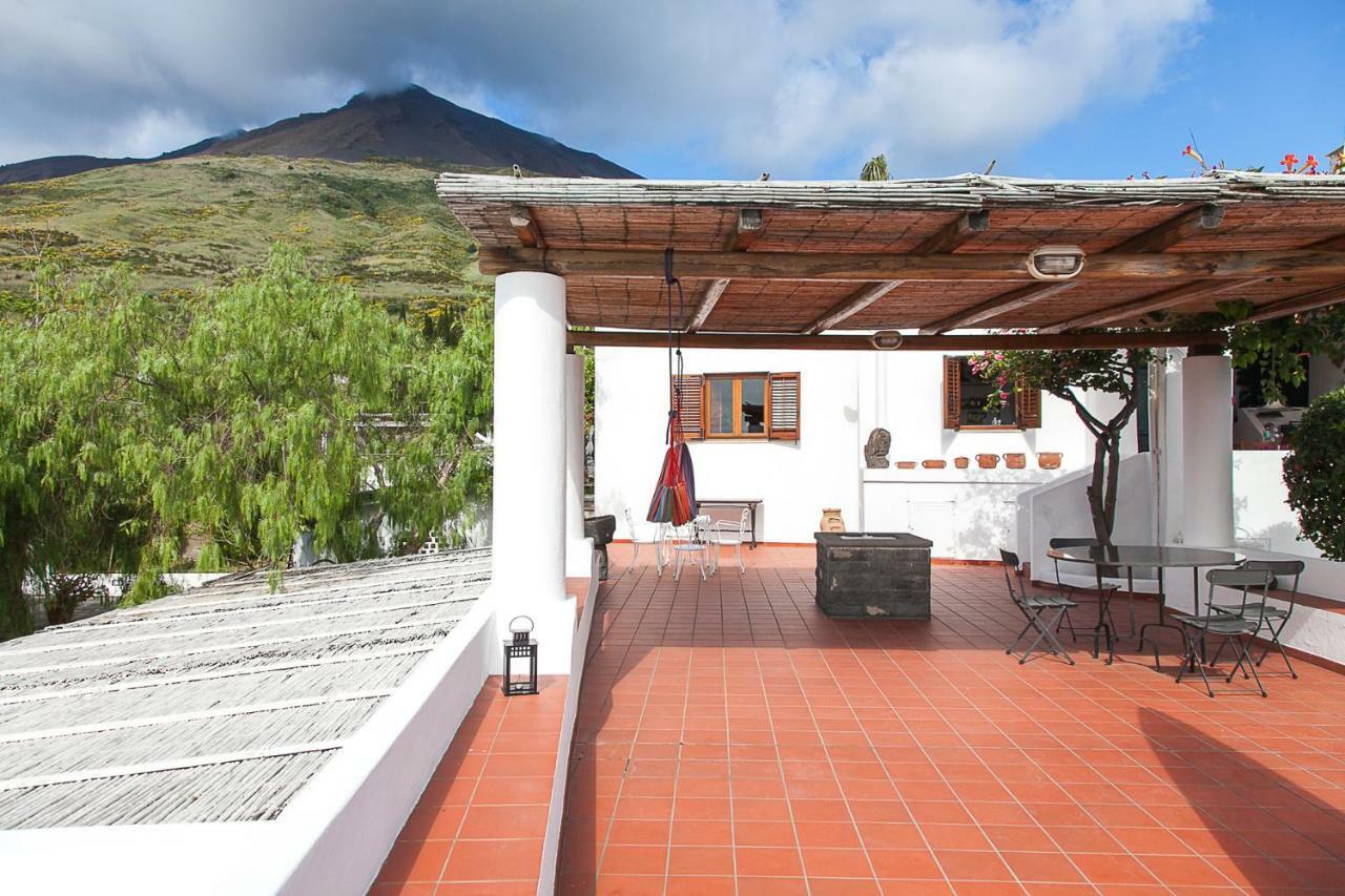 Villa Stromboli E Strombolicchio المظهر الخارجي الصورة