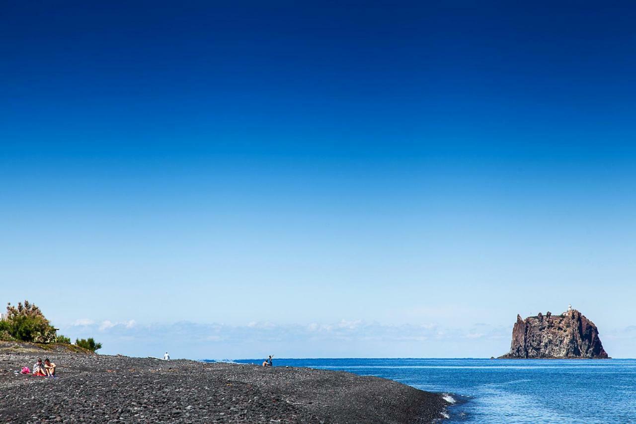 Villa Stromboli E Strombolicchio المظهر الخارجي الصورة
