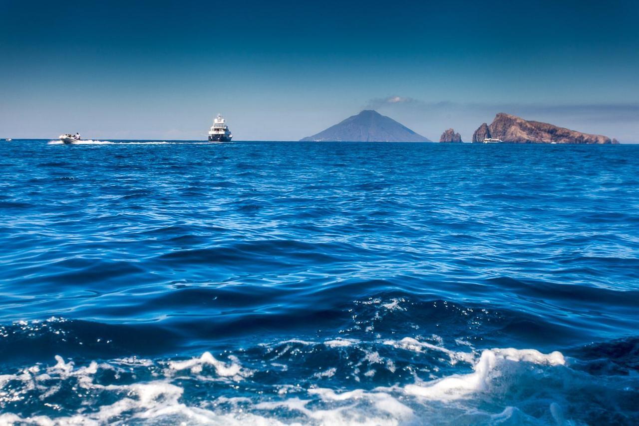Villa Stromboli E Strombolicchio المظهر الخارجي الصورة