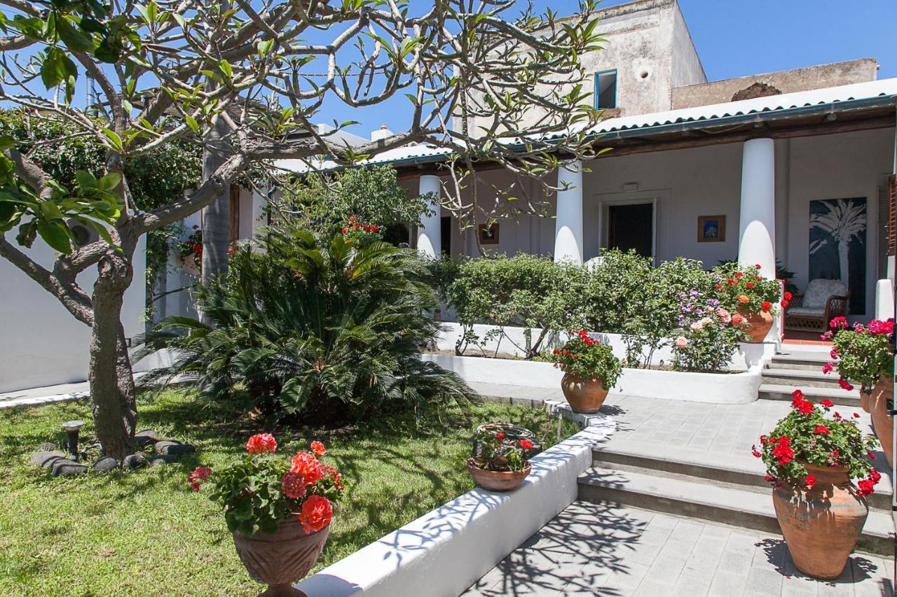 Villa Stromboli E Strombolicchio المظهر الخارجي الصورة