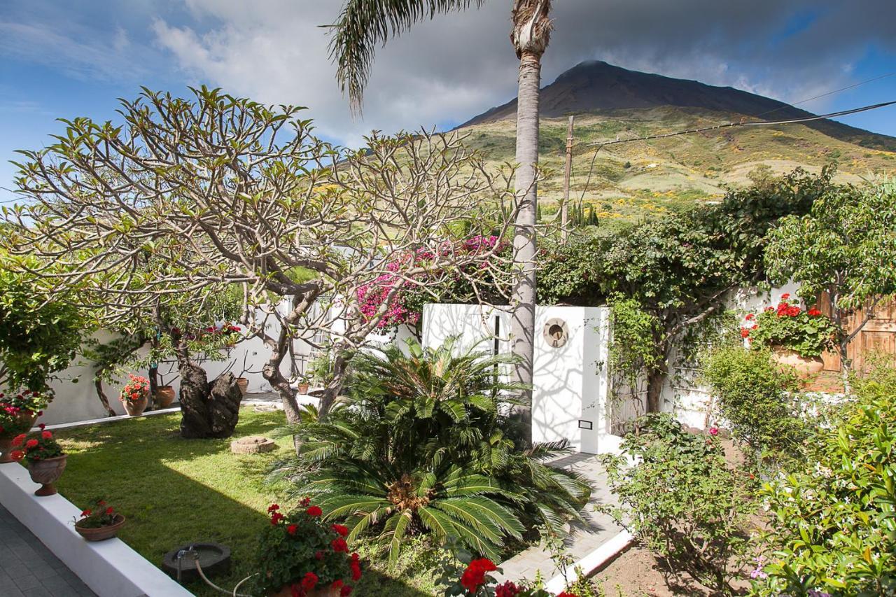 Villa Stromboli E Strombolicchio المظهر الخارجي الصورة